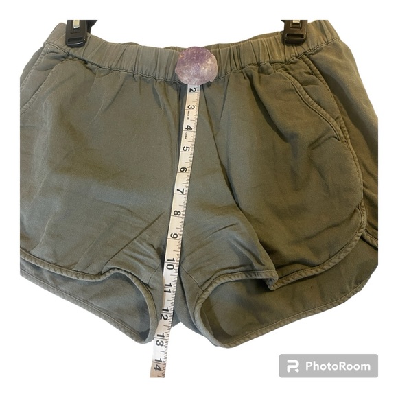 Madewell olive green cotton shorts with pockets. Preppy beachy casual minimalist - Picture 5 of 6